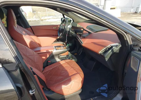 2023 BMW Ix M60 z USA, uszkodzony, nr VIN WB533CF02PCL97776